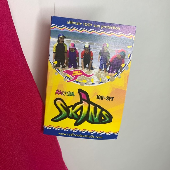 NEW • Kids • Rashguard Tee • SPF 100 • 14 - Picture 3 of 6